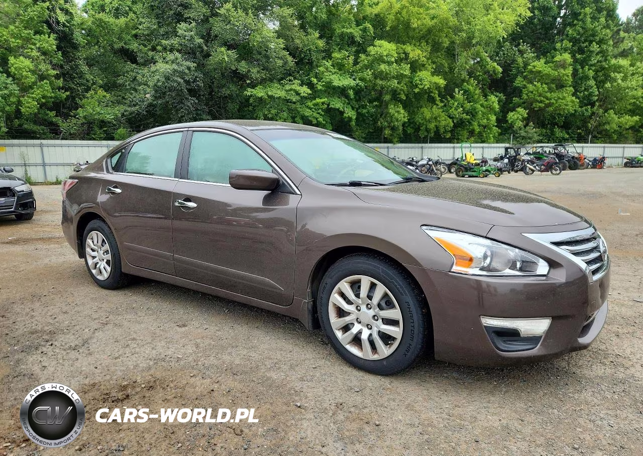 2014 Nissan Altima 2.5 S VIN:1N4AL3AP3EN225764 - 4