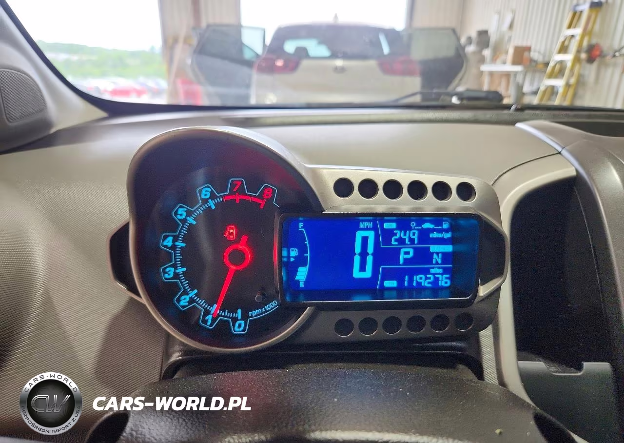 2015 Chevrolet Sonic Lt VIN:1G1JC6SH4F4181924 - 9