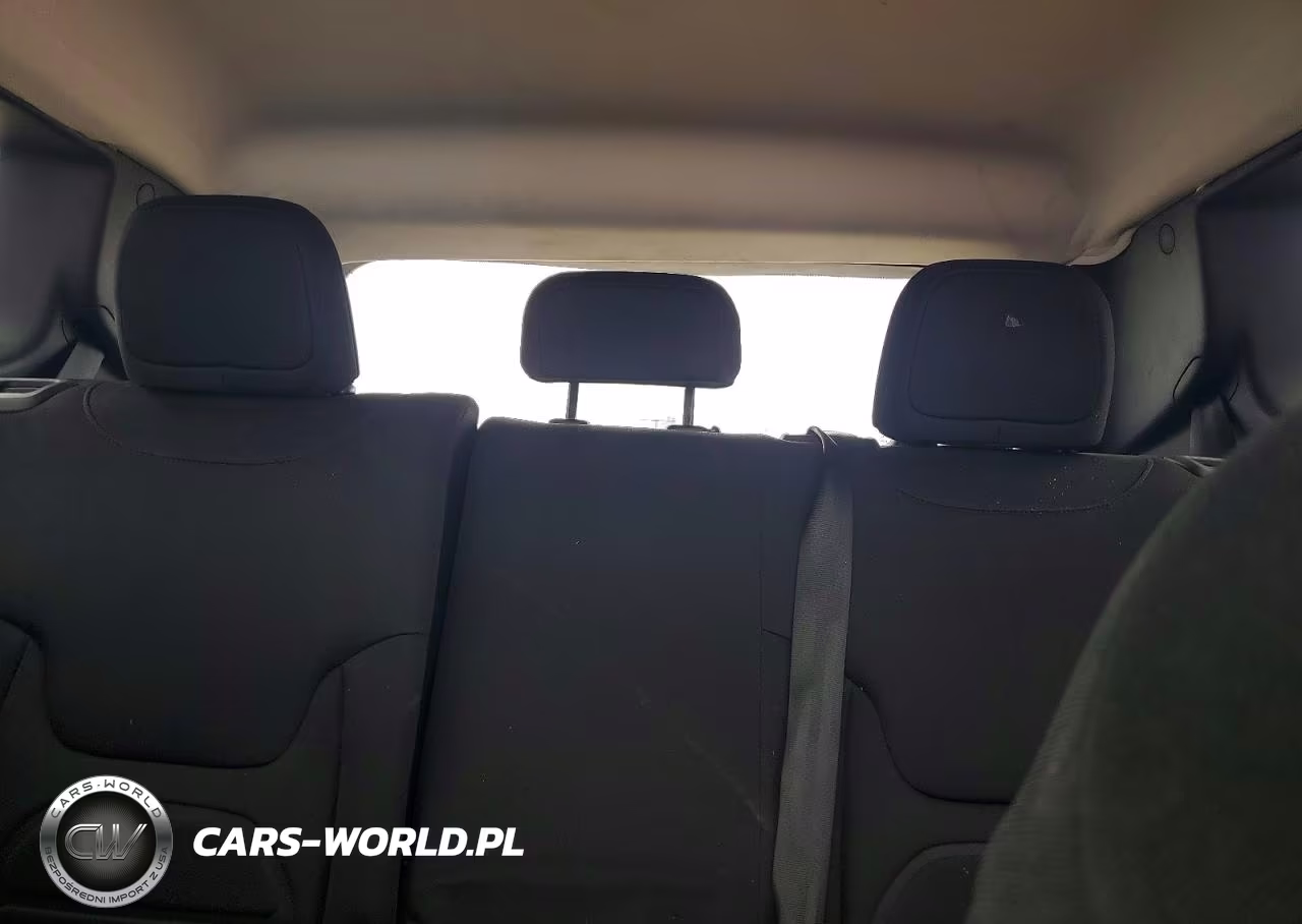 2020 Jeep Renegade Latitude VIN:ZACNJABB0LPL34595 - 10