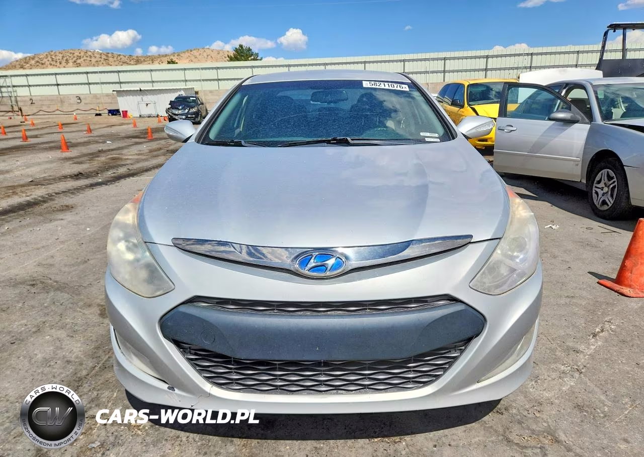 2015 Hyundai Sonata Hybrid Base VIN:KMHEC4A49FA137667 - 5