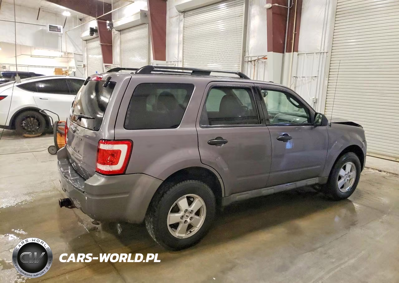 2010 Ford Escape Xlt VIN:1FMCU0D73AKA32189 - 3