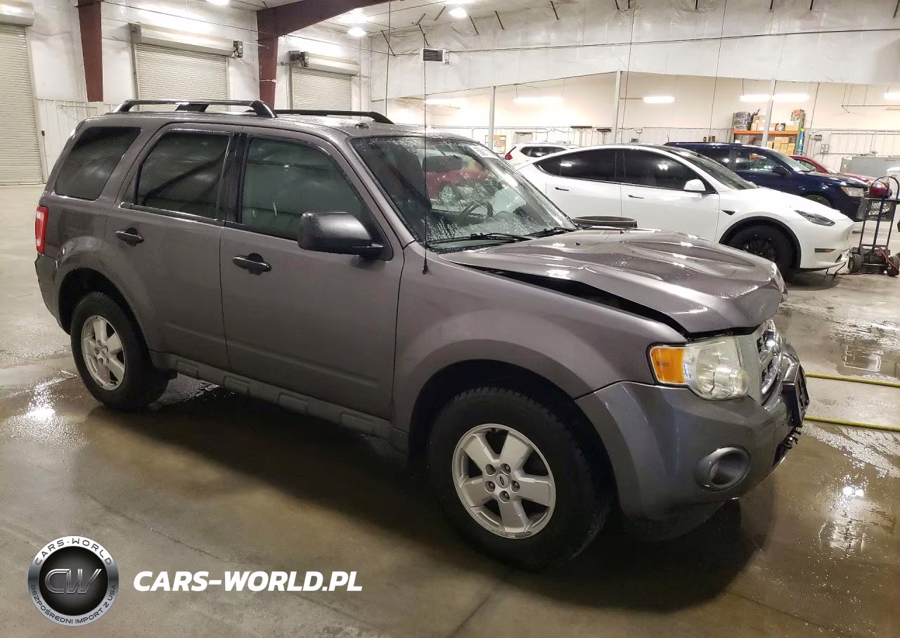 2010 Ford Escape Xlt VIN:1FMCU0D73AKA32189 - 4