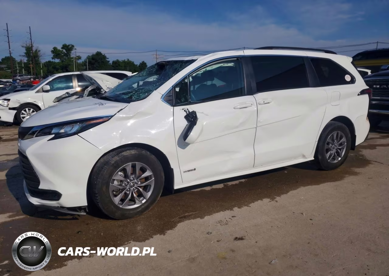 2021 Toyota Sienna Le