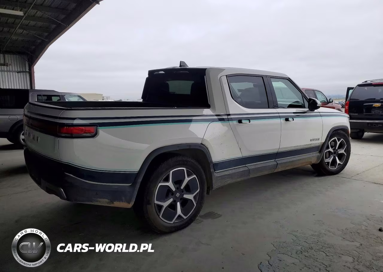 2023 Rivian R1T Adventure VIN:7FCTGBAA2PN028062 - 3