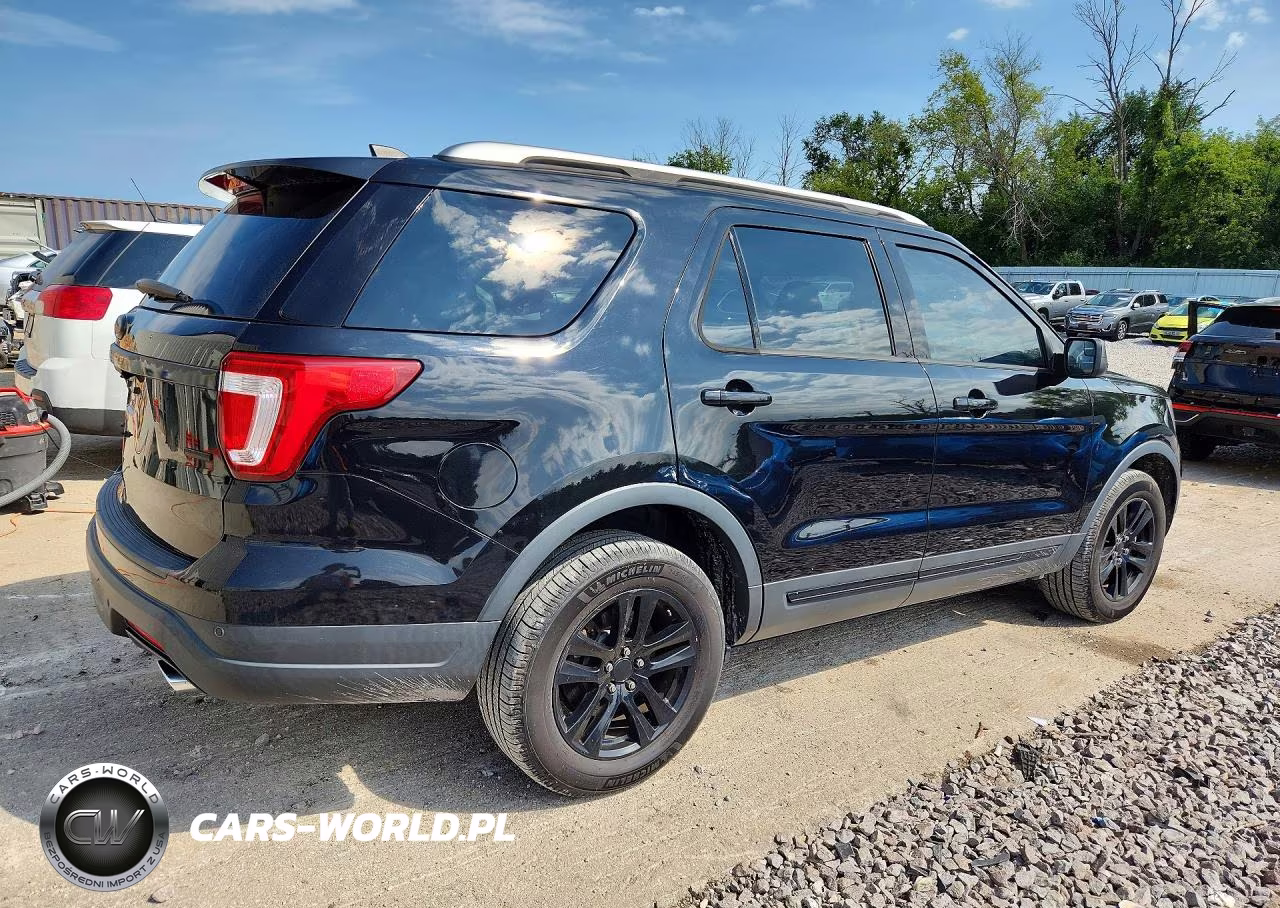 2019 Ford Explorer Xlt VIN:1FM5K8DH2KGA15457 - 3