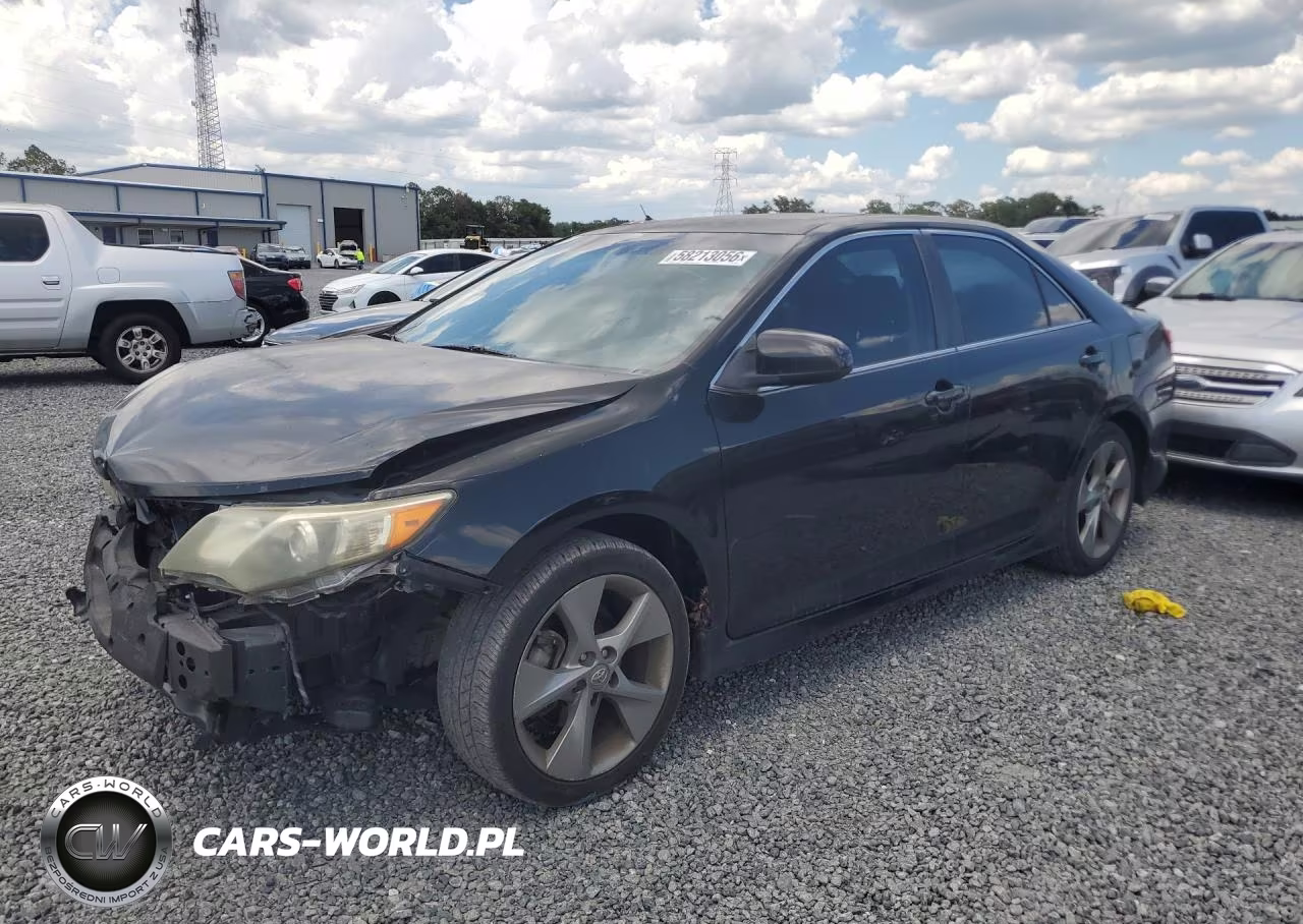 2014 Toyota Camry Se Sport – zdjęcie 1 z 12