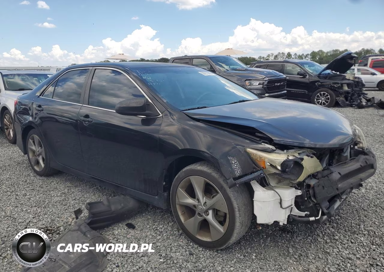 2014 Toyota Camry Se Sport VIN:4T1BF1FK2EU438875 - 4