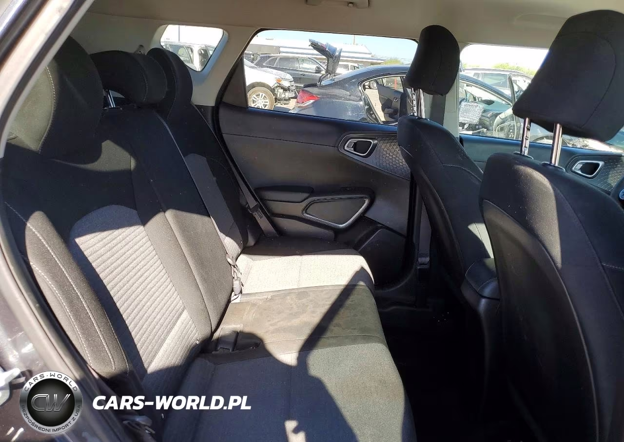 2021 Kia Soul S VIN:KNDJ23AU3M7781174 - 10