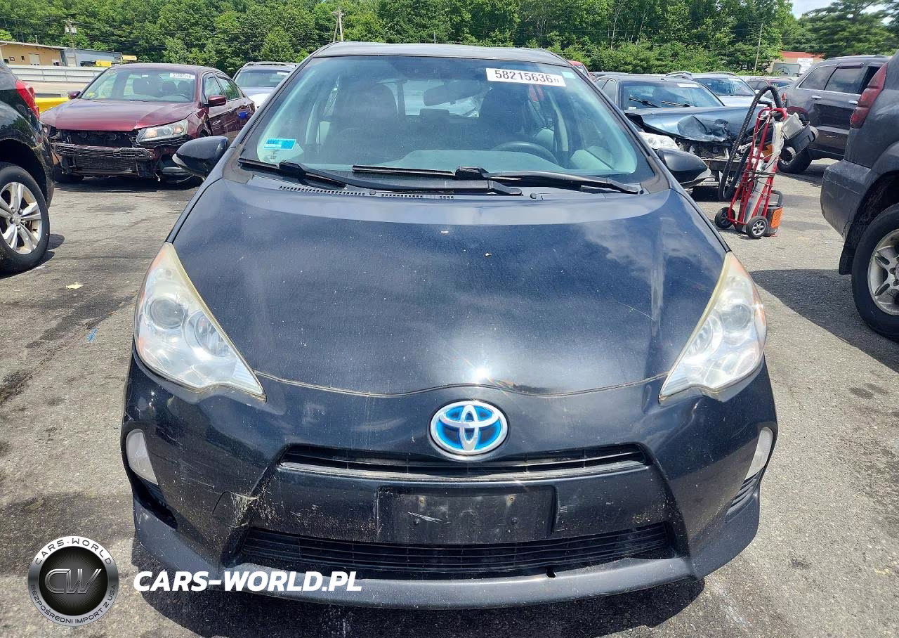 2014 Toyota Prius C Two VIN:JTDKDTB3XE1072623 - 5