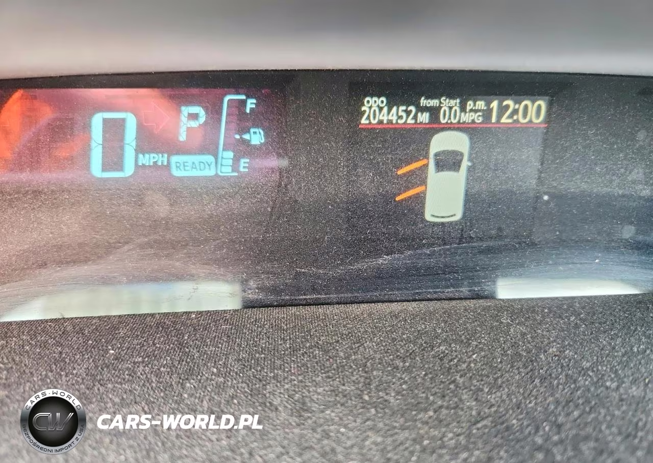 2014 Toyota Prius C Two VIN:JTDKDTB3XE1072623 - 9