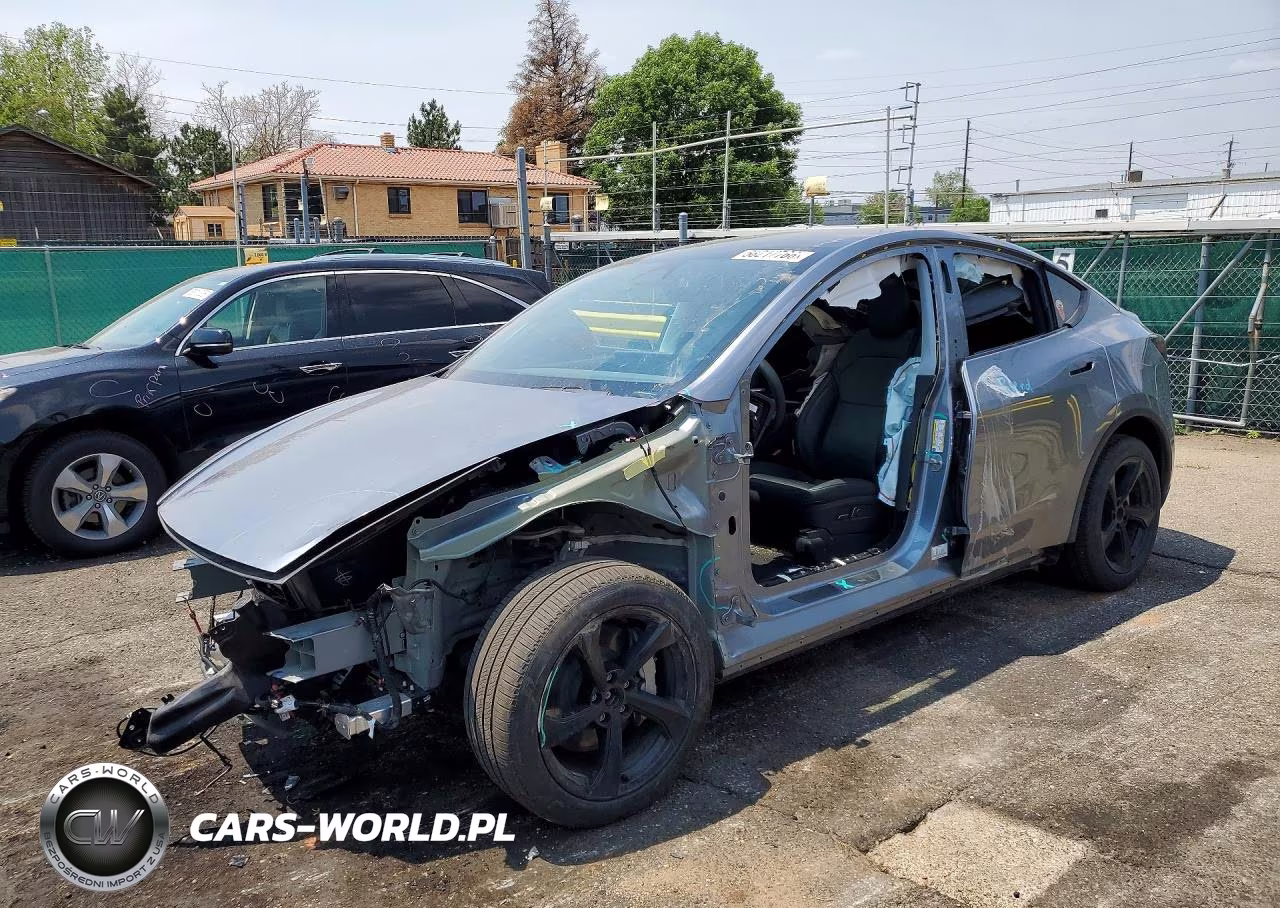 2026 Tesla Model Y – zdjęcie 1 z 13