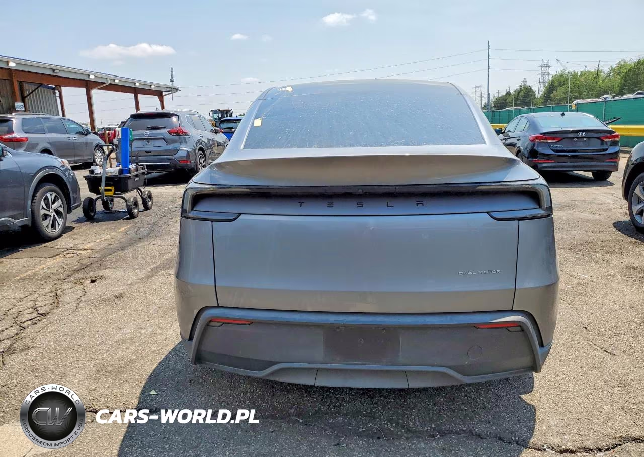 2026 Tesla Model Y VIN:7SAYGDEE4TA456809 - 6