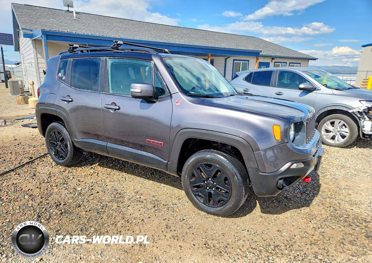 2018 Jeep Renegade Trailhawk VIN:ZACCJBCB8JPG72886 - 4