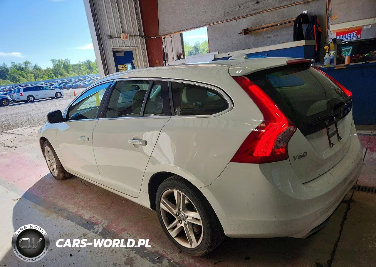 2015 Volvo V60 Premier+ VIN:YV1612SC2F1206041 - 2