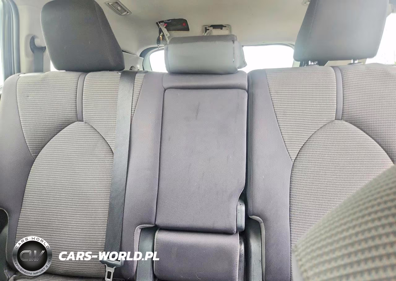 2020 Toyota Highlander Le VIN:5TDBZRBH3LS500516 - 10