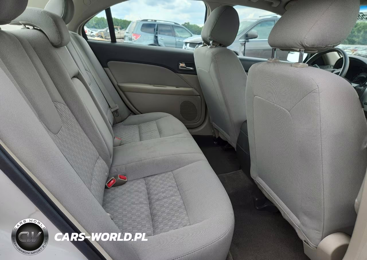 2012 Ford Fusion S VIN:3FAHP0GA8CR271055 - 10