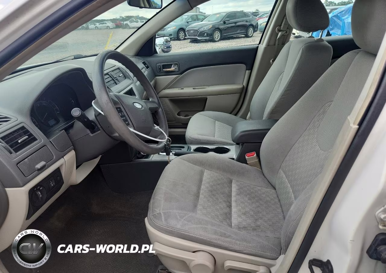 2012 Ford Fusion S VIN:3FAHP0GA8CR271055 - 7