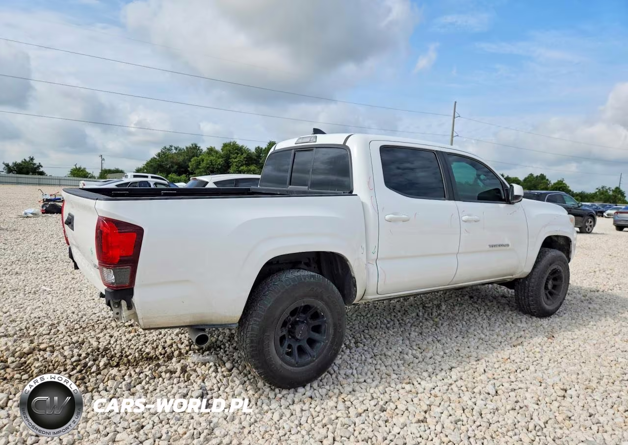 2018 Toyota Tacoma Sr V6 VIN:3TMCZ5AN9JM149838 - 3