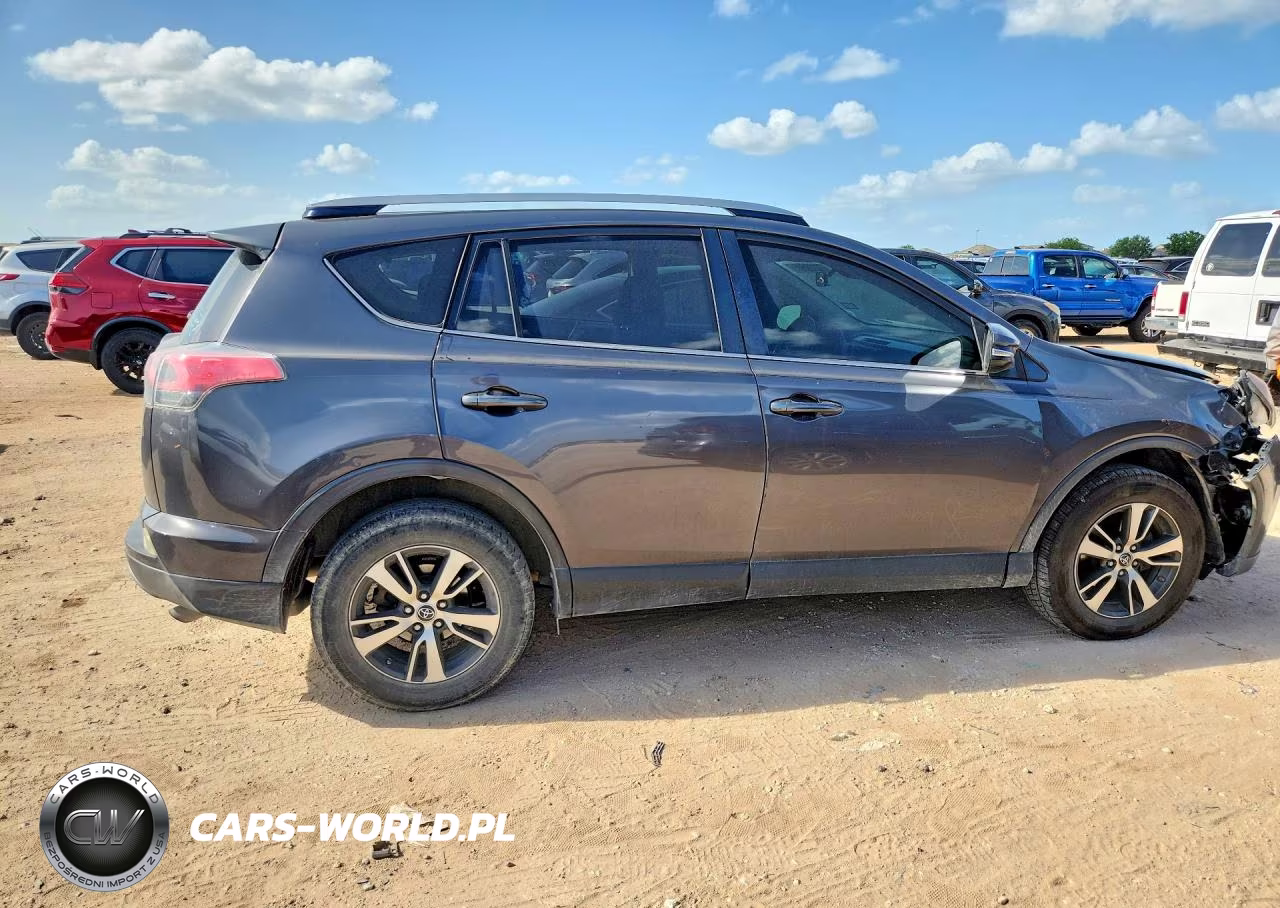 2018 Toyota Rav4 Xle VIN:JTMWFREV0JJ162112 - 3