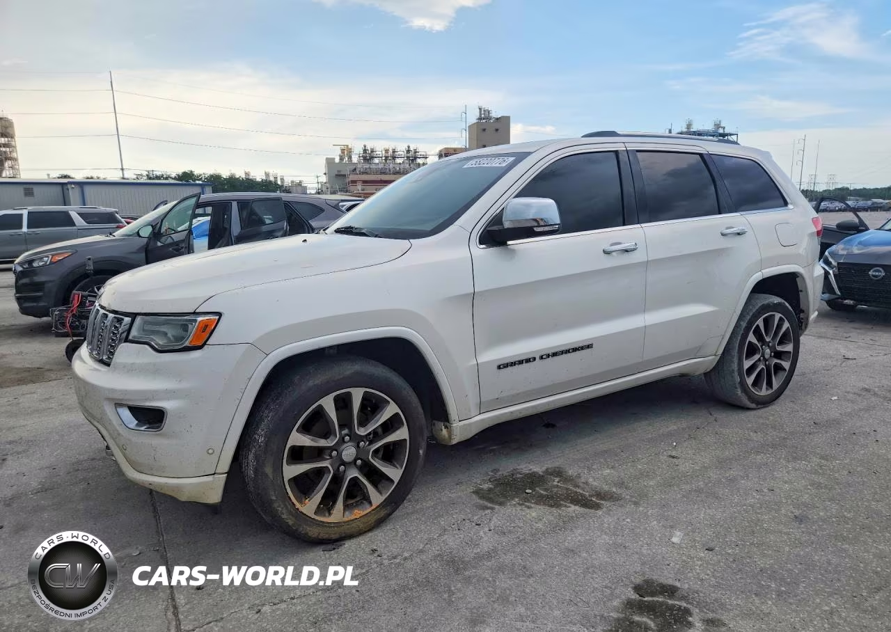 2017 Jeep Grand Cherokee Overland VIN:1C4RJECG1HC877925 - 1