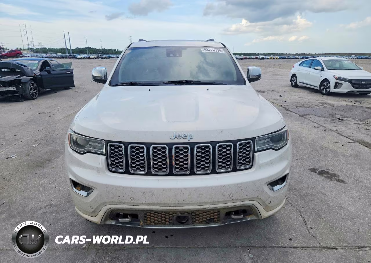 2017 Jeep Grand Cherokee Overland VIN:1C4RJECG1HC877925 - 5