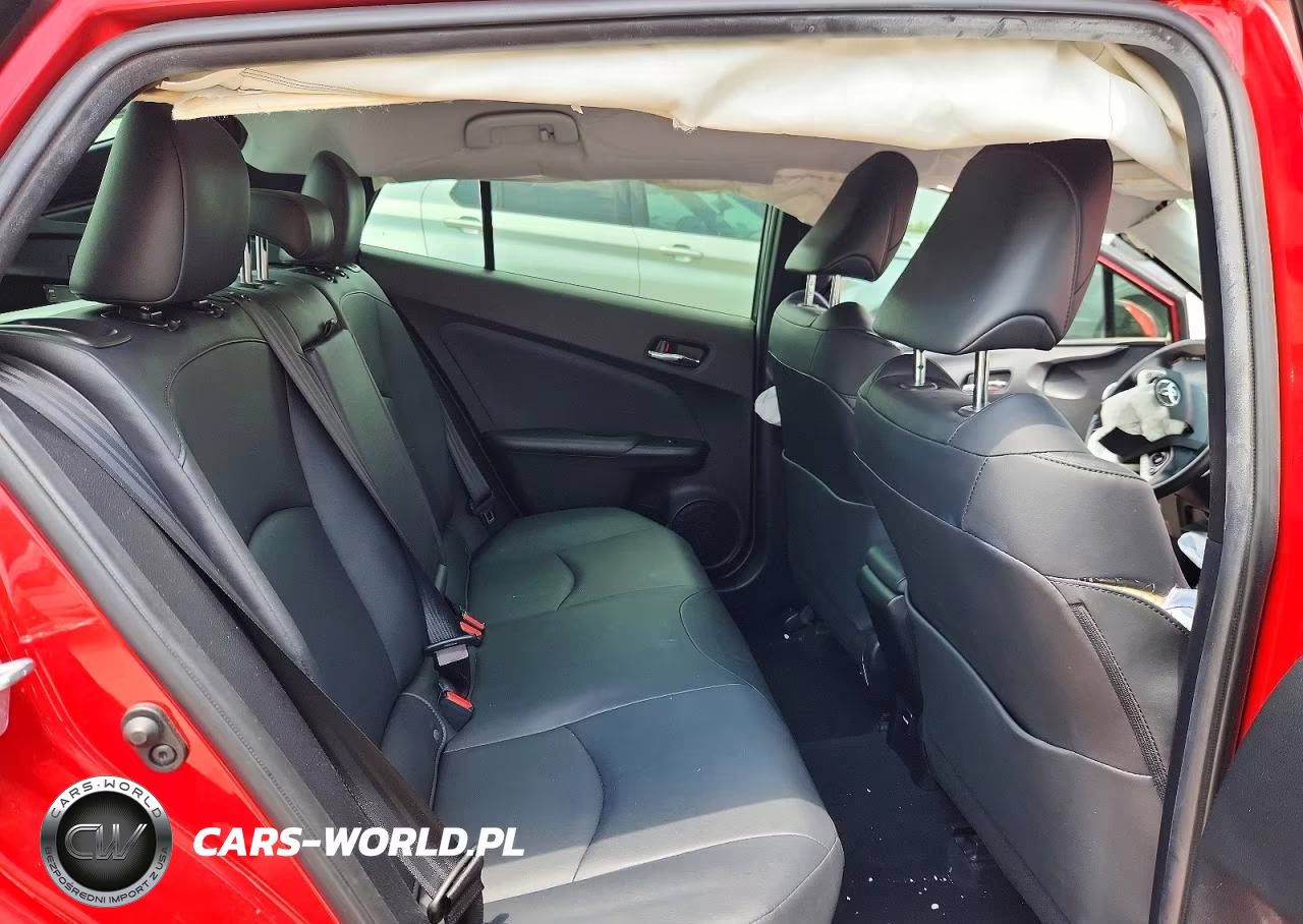 2017 Toyota Prius Four VIN:JTDKARFUXH3538056 - 10