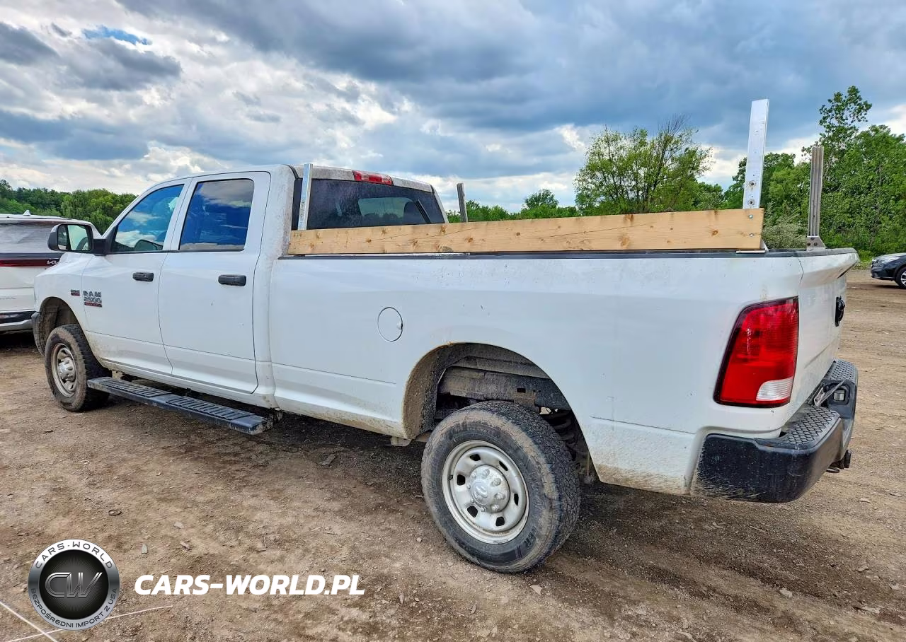 2018 Ram 2500 St VIN:3C6UR5HJ8JG275394 - 2