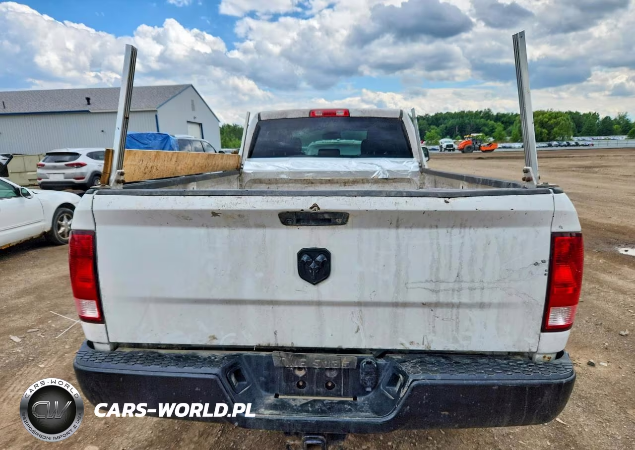 2018 Ram 2500 St VIN:3C6UR5HJ8JG275394 - 6