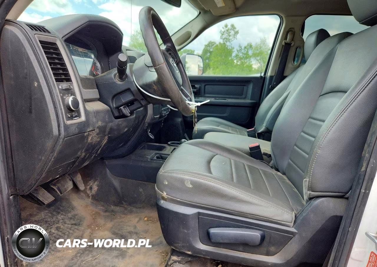 2018 Ram 2500 St VIN:3C6UR5HJ8JG275394 - 7