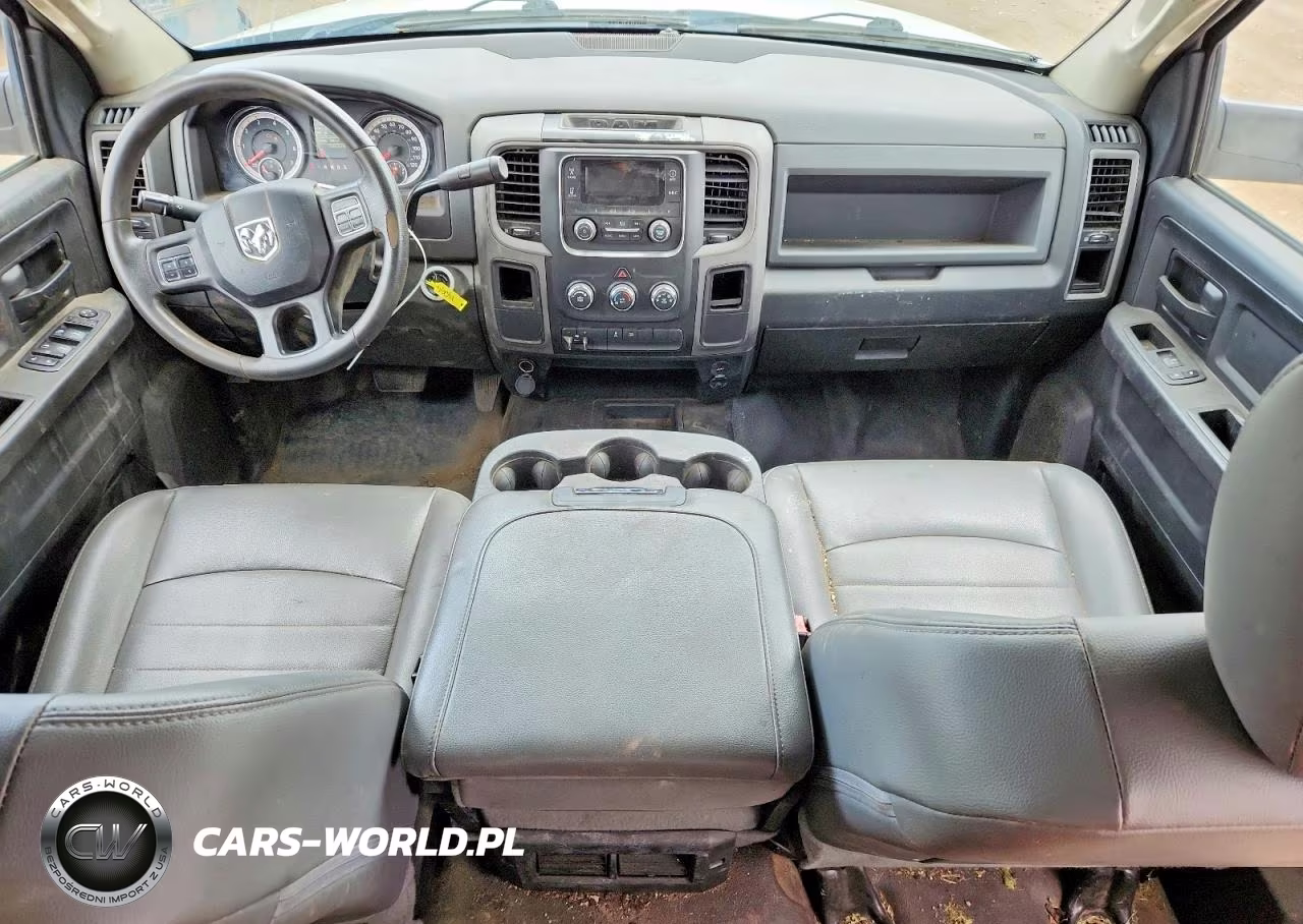 2018 Ram 2500 St VIN:3C6UR5HJ8JG275394 - 8