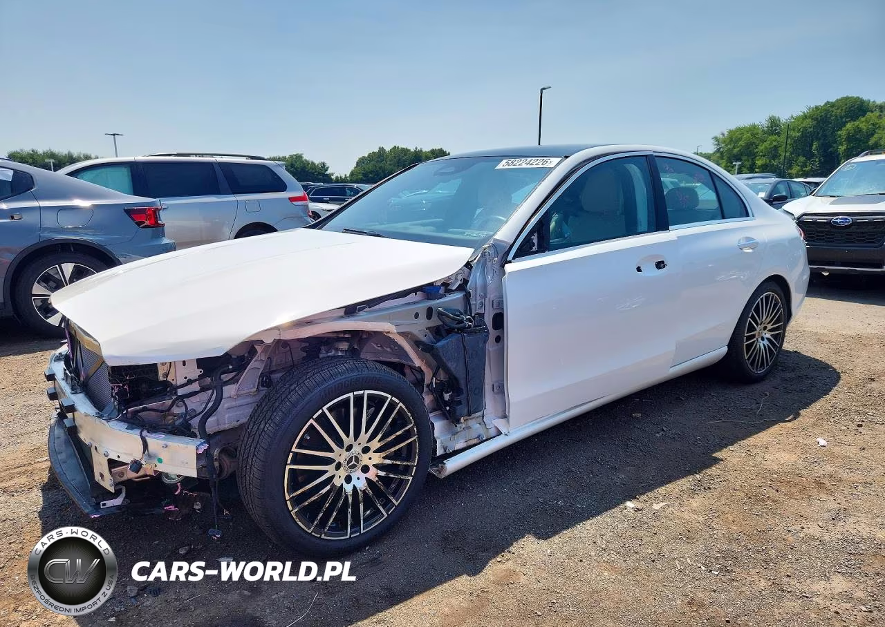 2022 Mercedes-Benz C 300 4Matic – zdjęcie 1 z 13