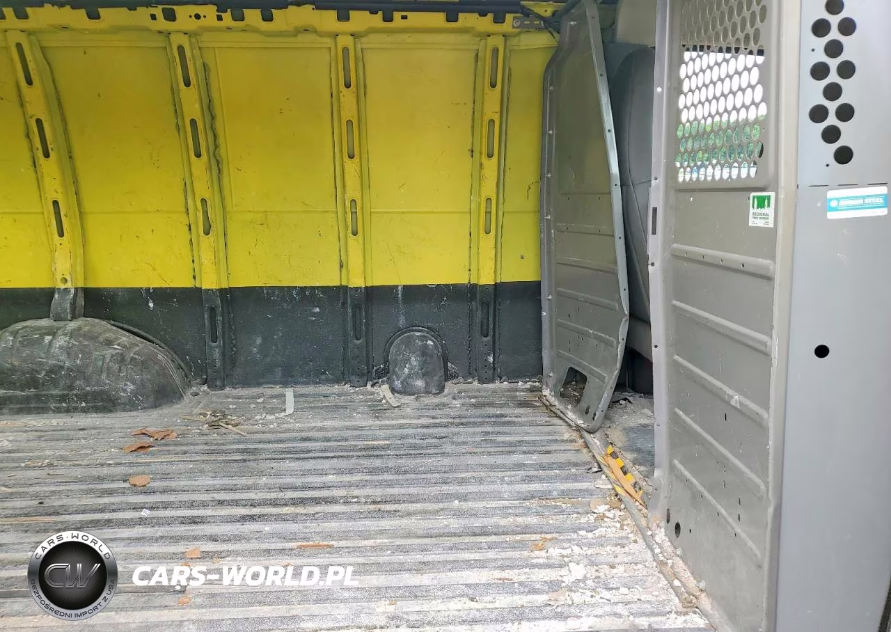 2019 Chevrolet Express G2500 VIN:1GCWGAFP4K1158595 - 11