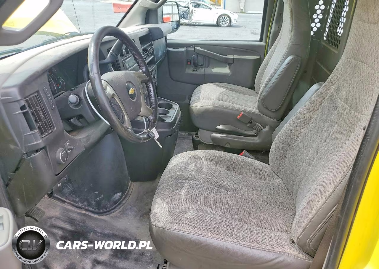 2019 Chevrolet Express G2500 VIN:1GCWGAFP4K1158595 - 7