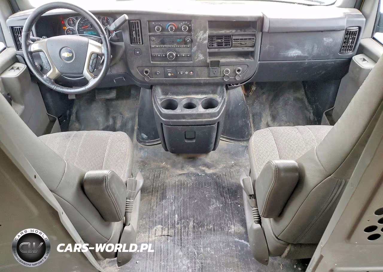 2019 Chevrolet Express G2500 VIN:1GCWGAFP4K1158595 - 8