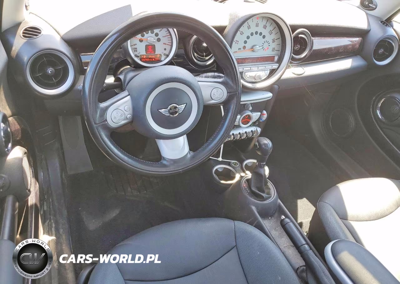 2010 Mini Cooper VIN:WMWMF3C50ATZ25237 - 8