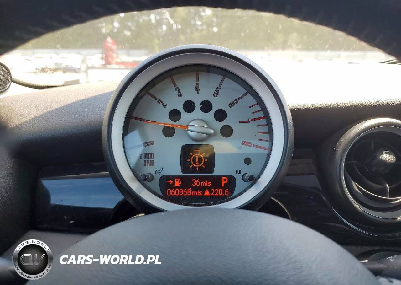 2010 Mini Cooper VIN:WMWMF3C50ATZ25237 - 9