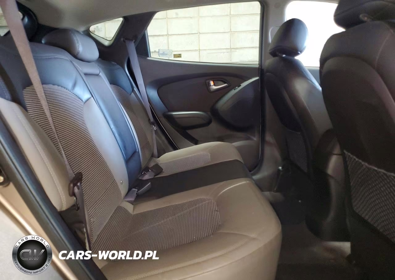 2011 Hyundai Tucson Gls VIN:KM8JUCAC8BU136449 - 11