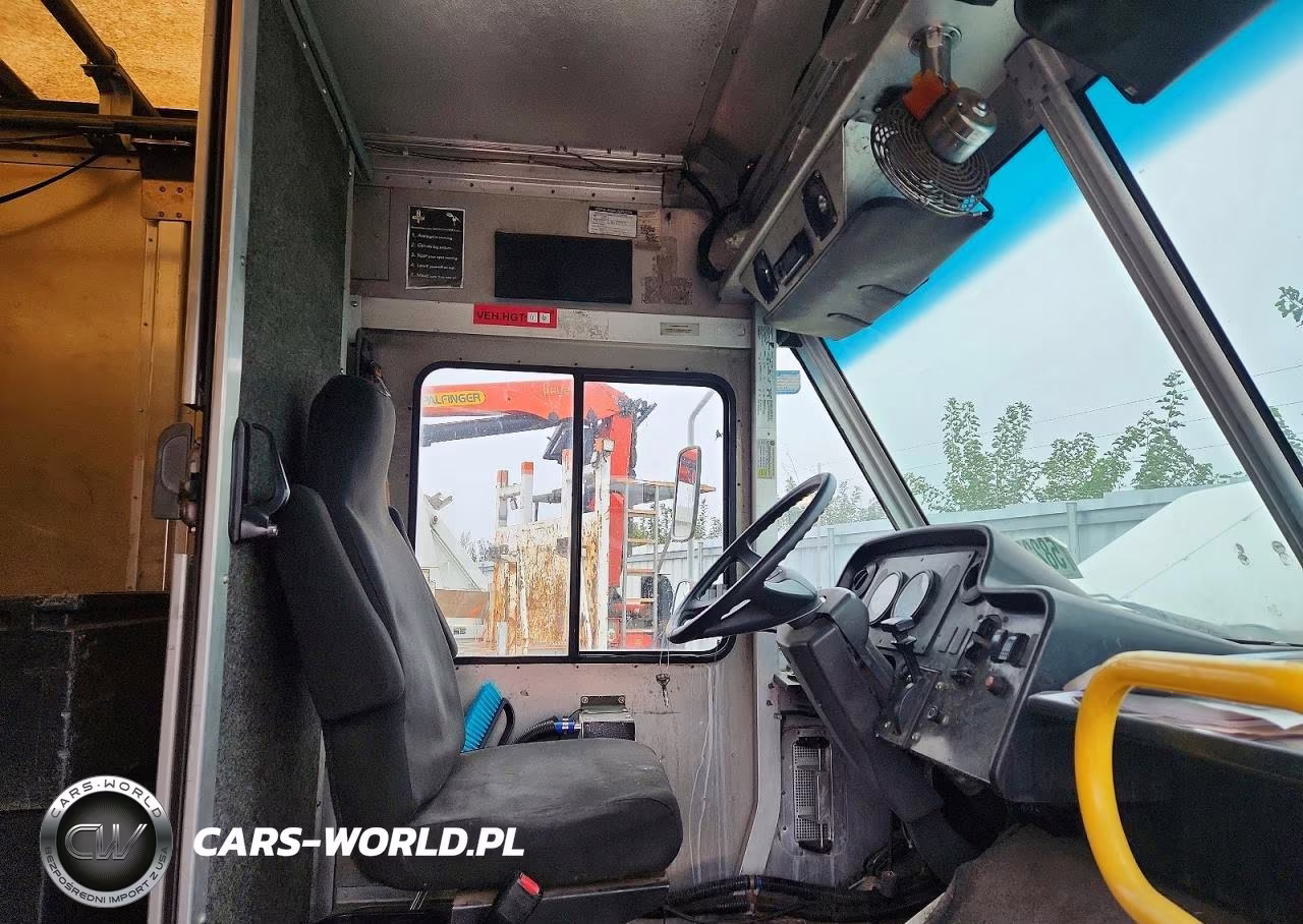 2007 Freightliner Mt45G Chassis Delivery Truck VIN:4UZAANBW27CY44609 - 6