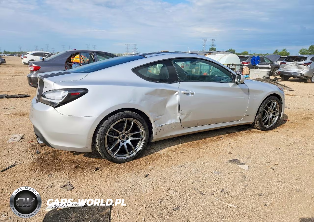 2014 Hyundai Genesis Coupe 2.0T VIN:KMHHT6KD1EU116557 - 3