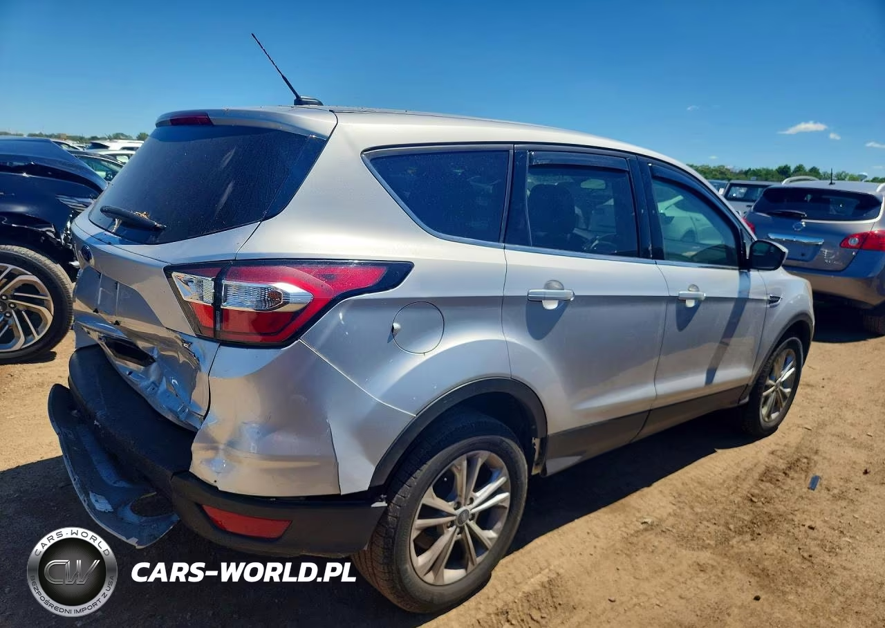 2017 Ford Escape Se VIN:1FMCU9GDXHUE05183 - 3