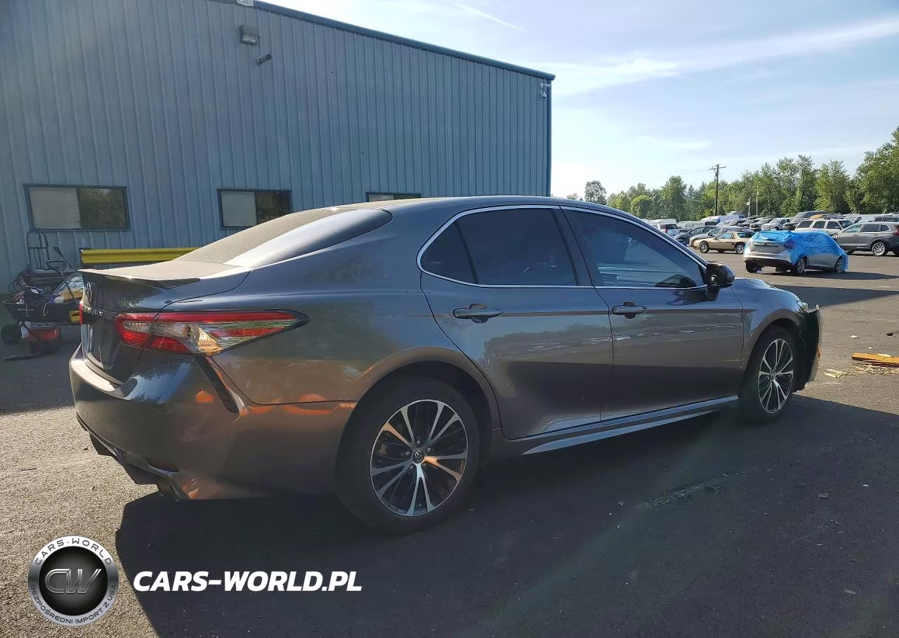 2018 Toyota Camry Se VIN:4T1B11HK9JU618442 - 3