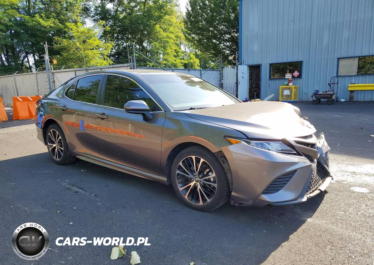 2018 Toyota Camry Se VIN:4T1B11HK9JU618442 - 4