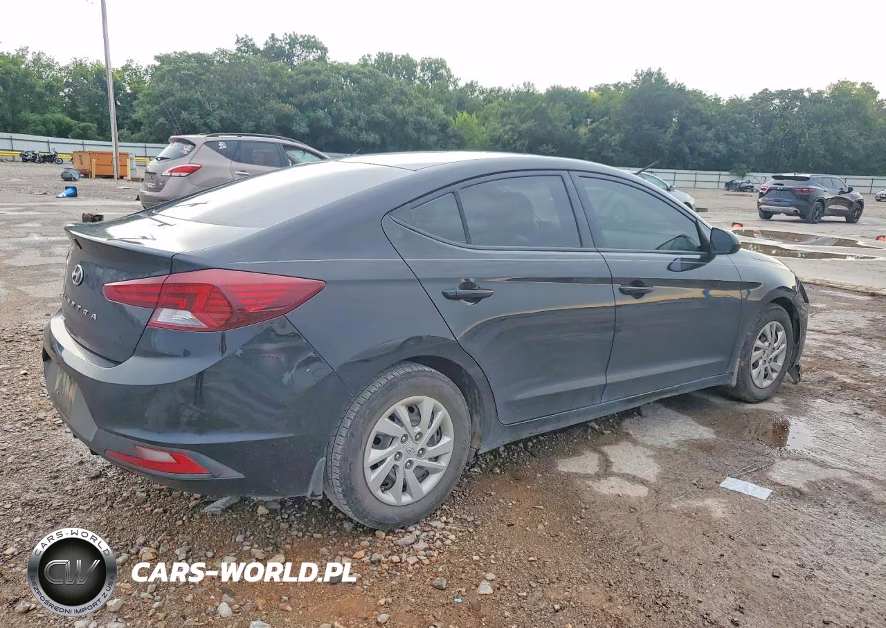 2019 Hyundai Elantra Se VIN:5NPD74LFXKH474600 - 3