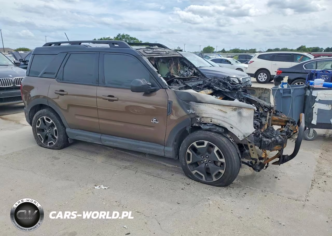 2022 Ford Bronco Sport Outer Banks VIN:3FMCR9C63NRD39538 - 4