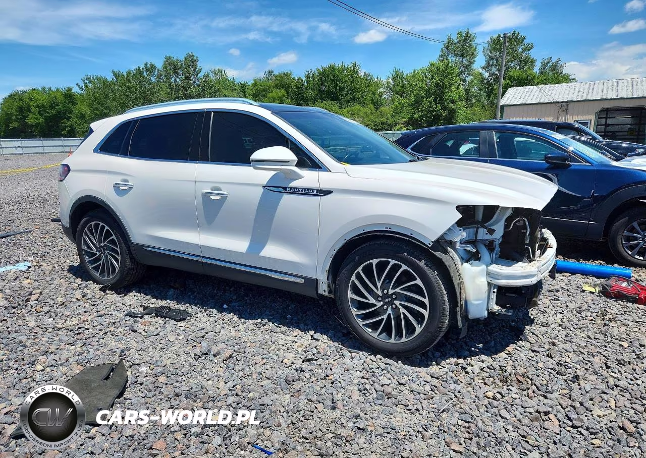 2019 Lincoln Nautilus Reserve VIN:2LMPJ8L92KBL25447 - 4