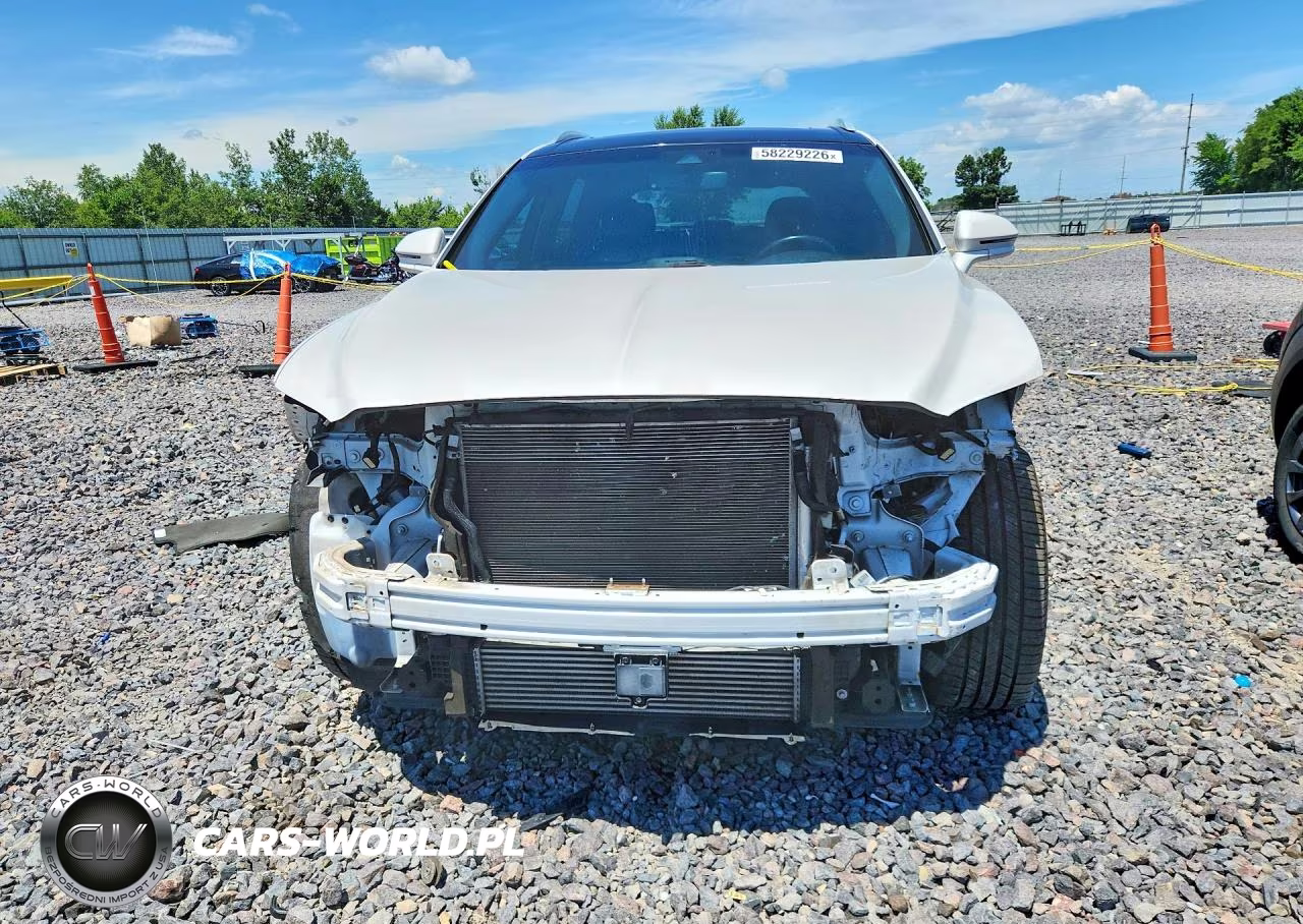 2019 Lincoln Nautilus Reserve VIN:2LMPJ8L92KBL25447 - 5