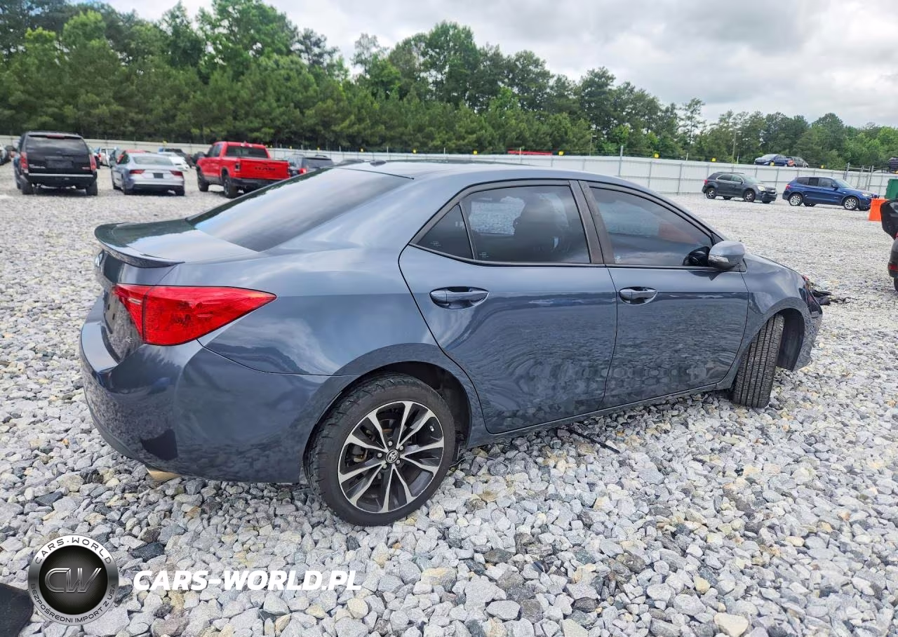 2017 Toyota Corolla Se VIN:2T1BURHE8HC847643 - 3