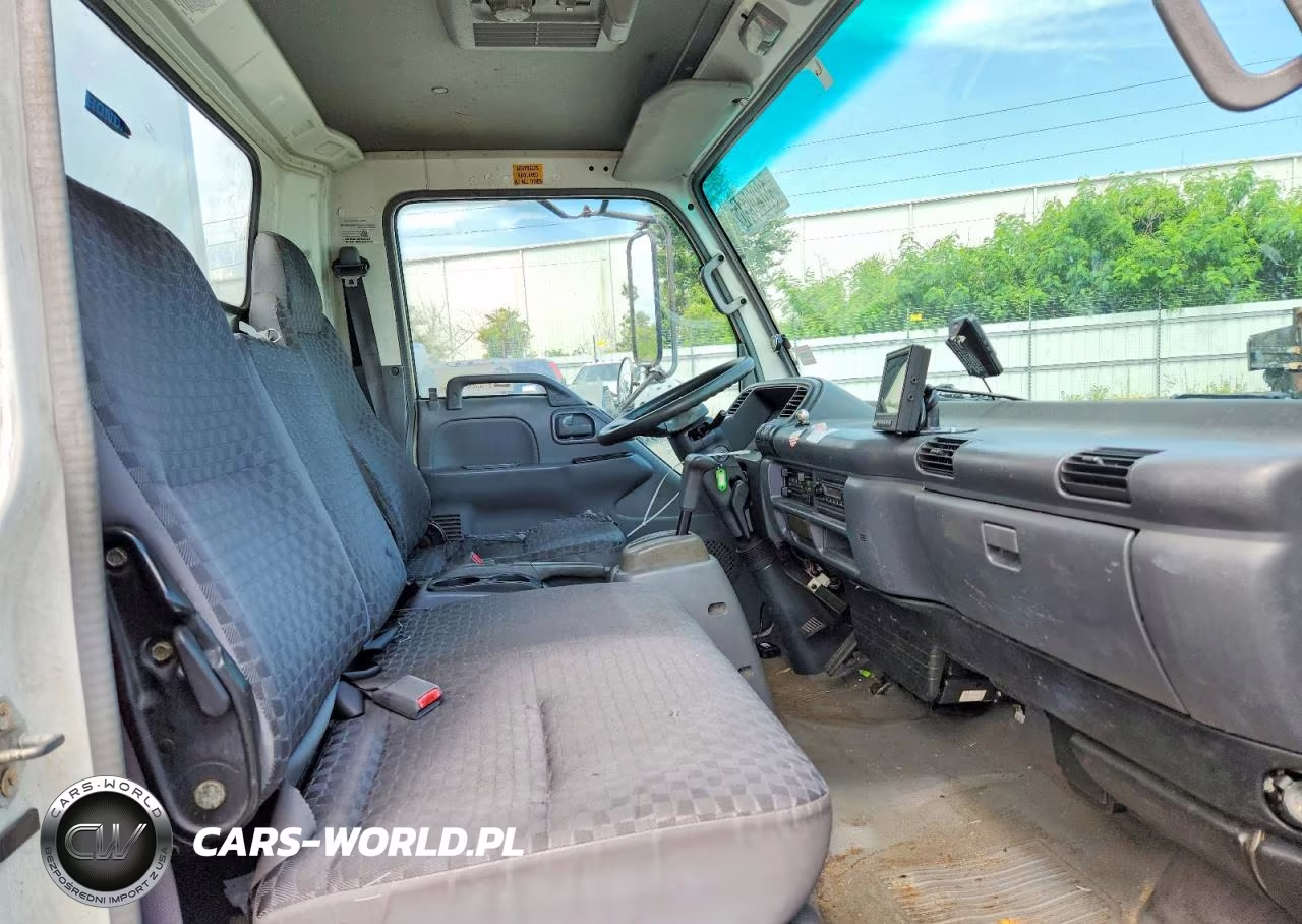 2007 Isuzu Npr Box Truck VIN:4KLB4B1U87J800348 - 11
