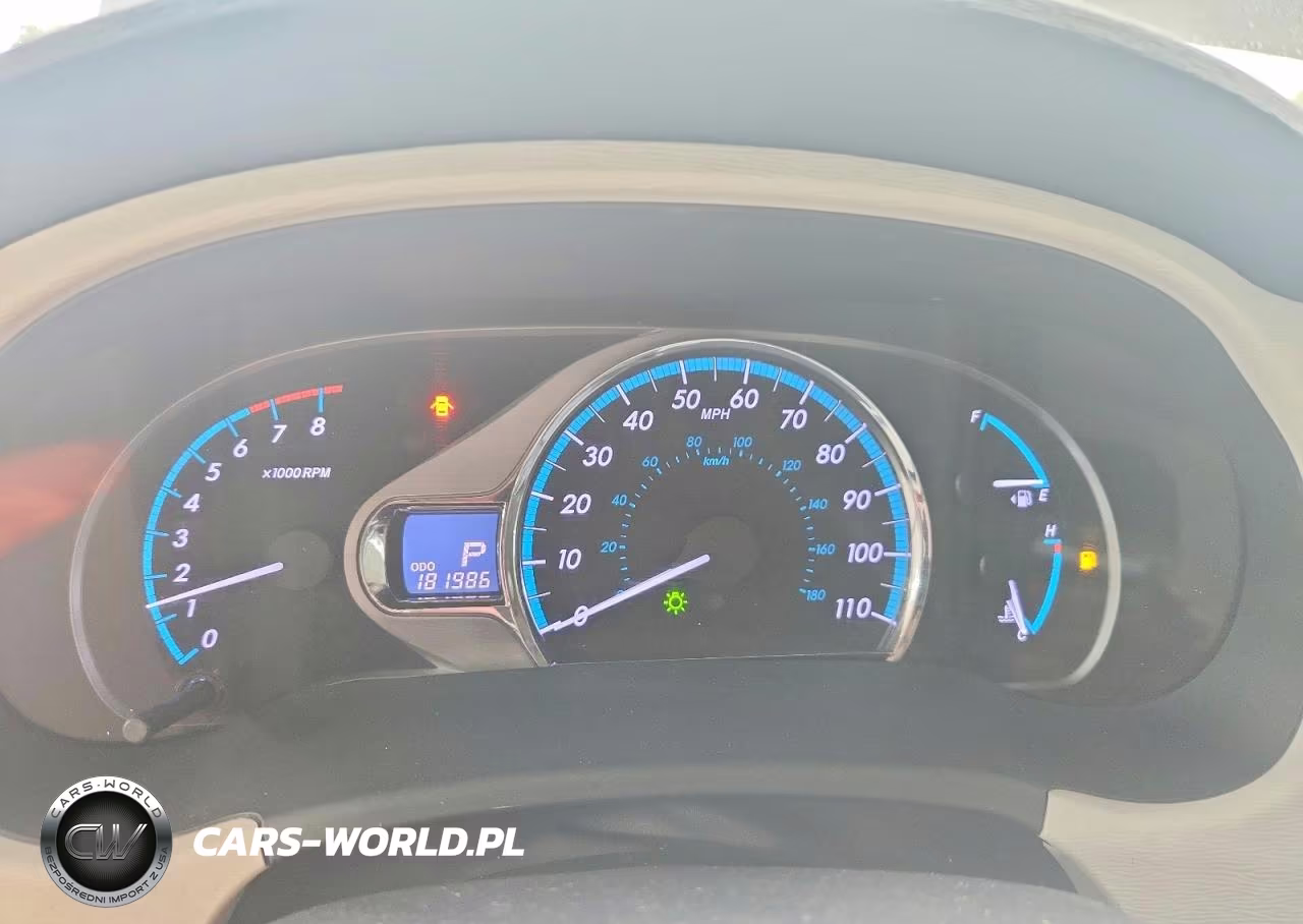 2011 Toyota Sienna VIN:5TDYK3DC5BS070855 - 9