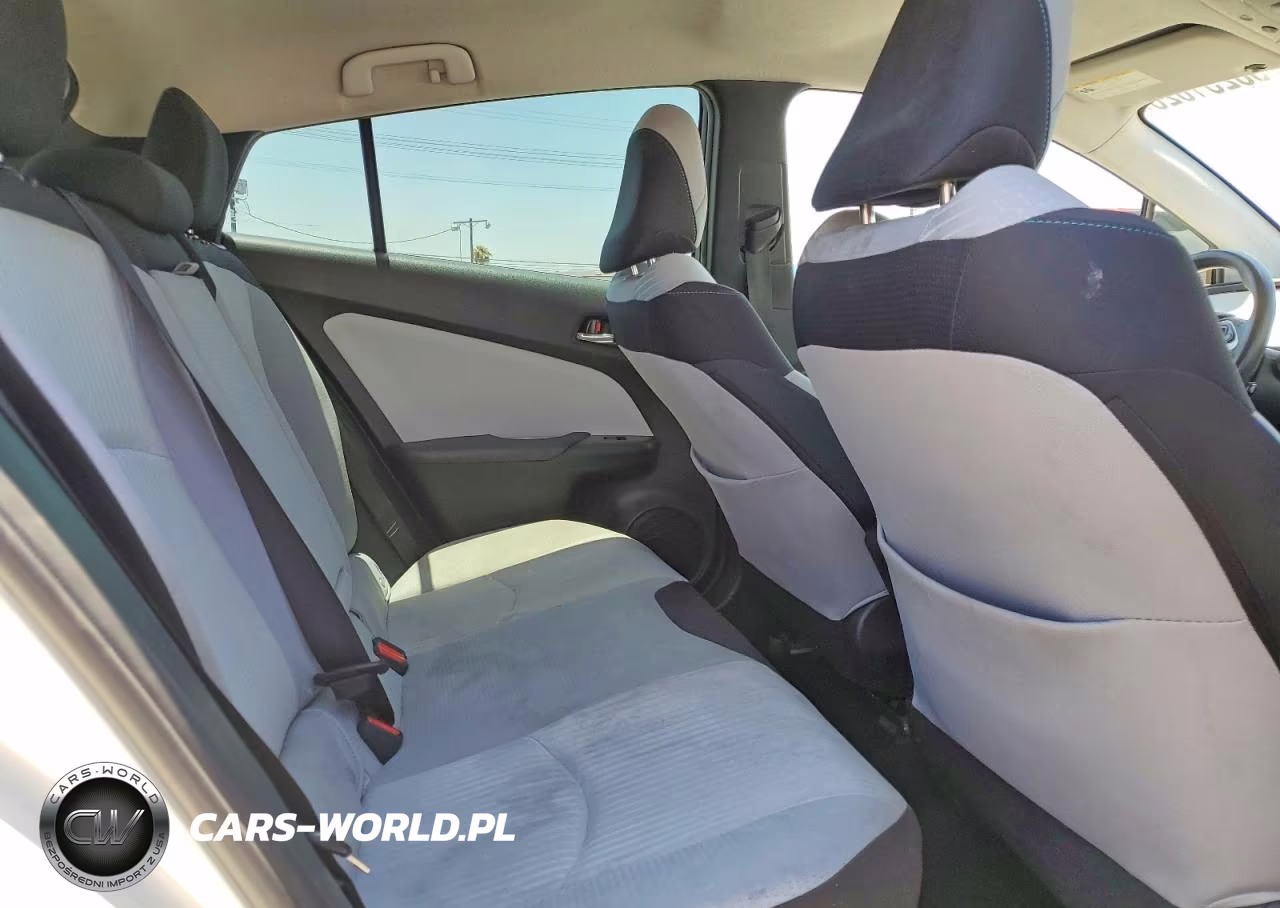2017 Toyota Prius Two VIN:JTDKBRFUXH3553945 - 10